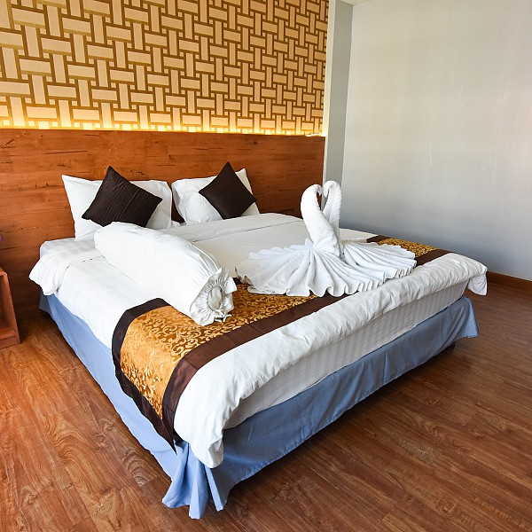 deluxe double bedded room