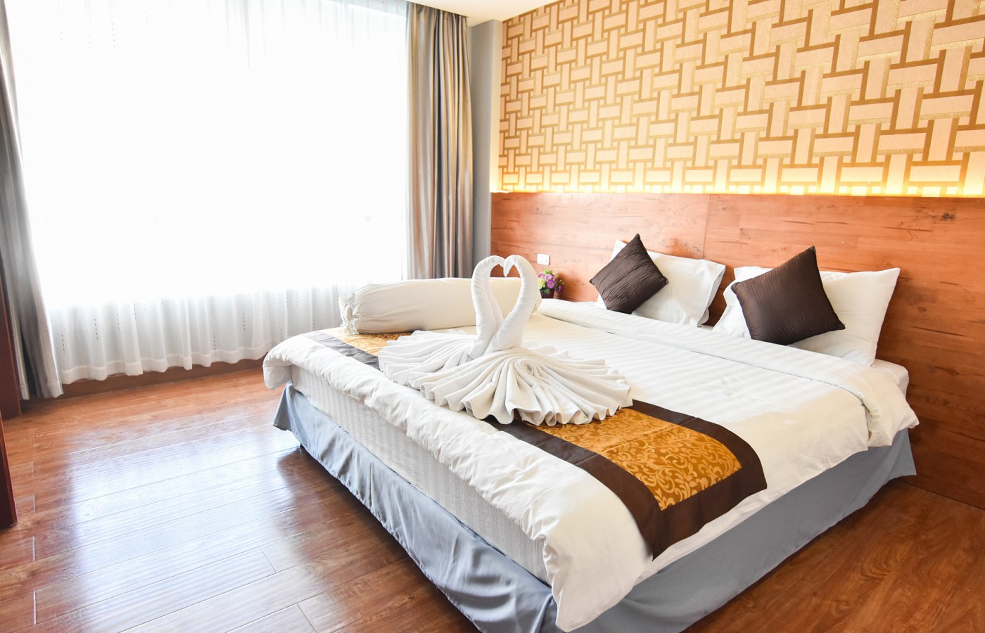 deluxe double bedded room