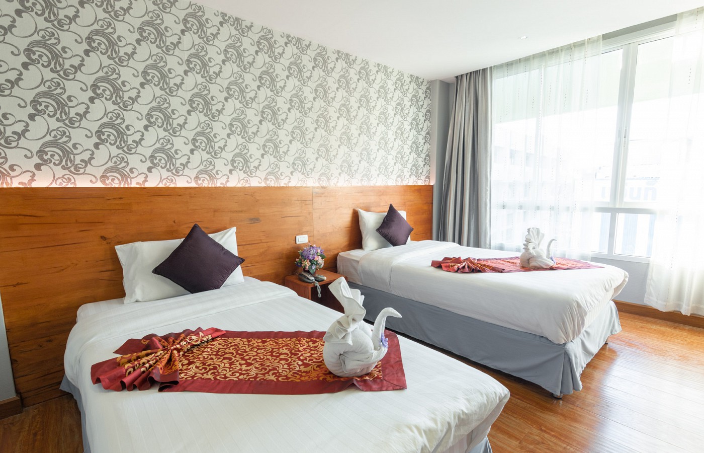 deluxe twin bedded room