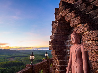 Wat Khao Na Nai