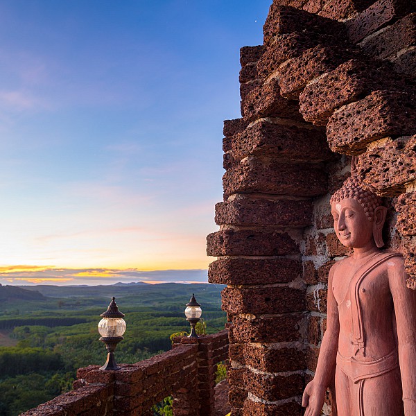 Wat Khao Na Nai