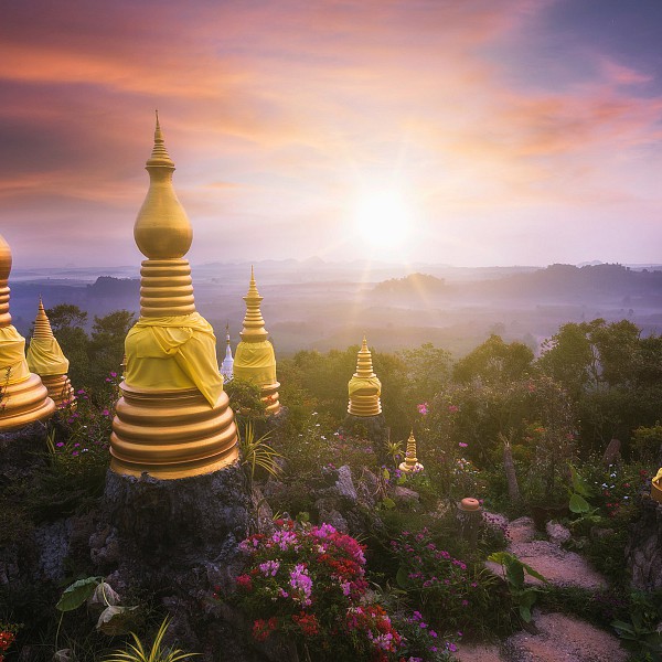 Wat Khao Na Nai
