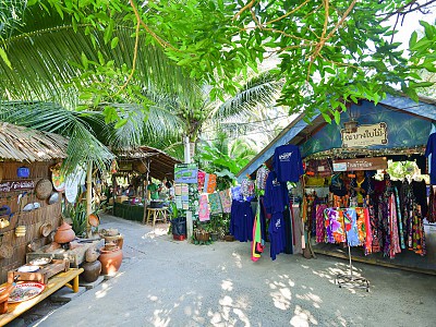 Pracharat Traditional Floating Market