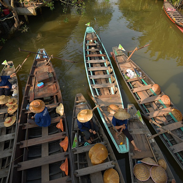 Pracharat Traditional Floating Market