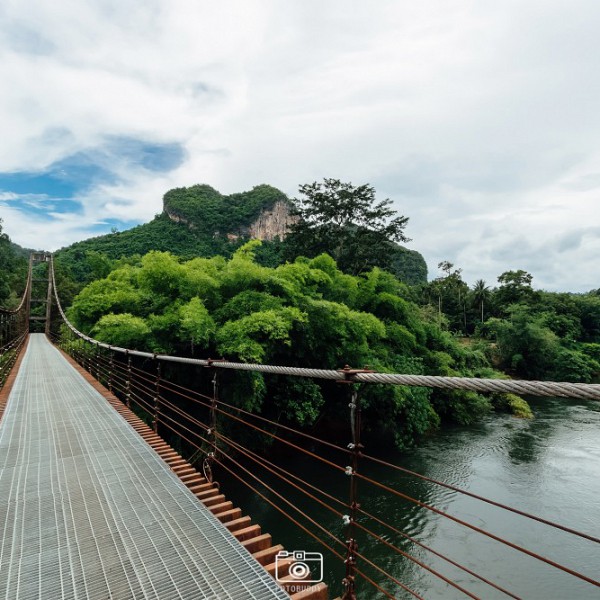 Hanging Bridge, Wat Khao Pang