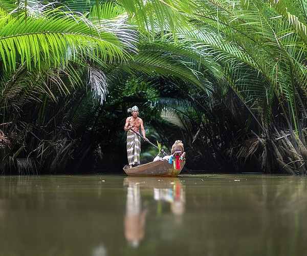 100 Khlongs (canals)