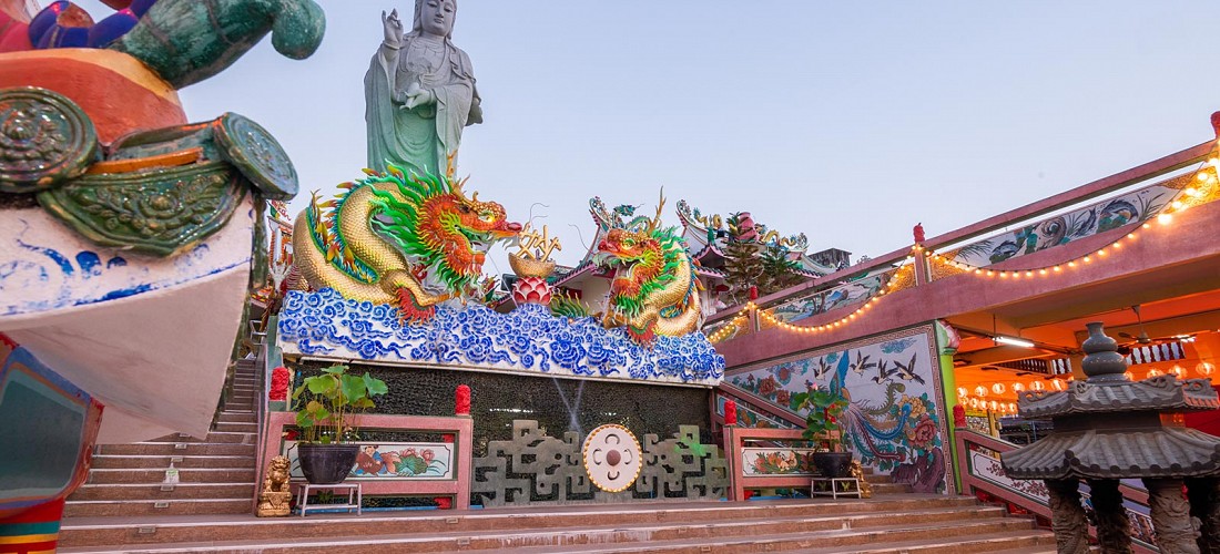 The tallest white granite Goddess of Mercy in Thailand