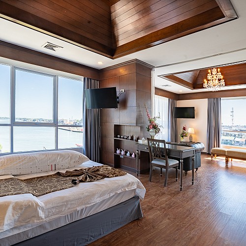 River View Suite