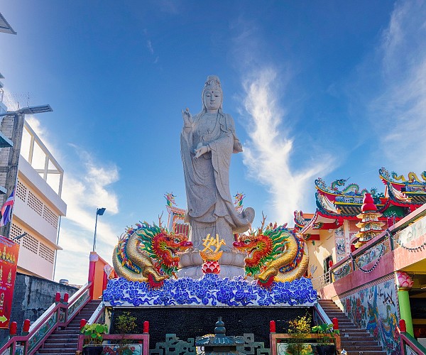 The tallest white granite Goddess of Mercy in Thailand