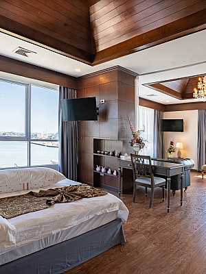 River View Suite