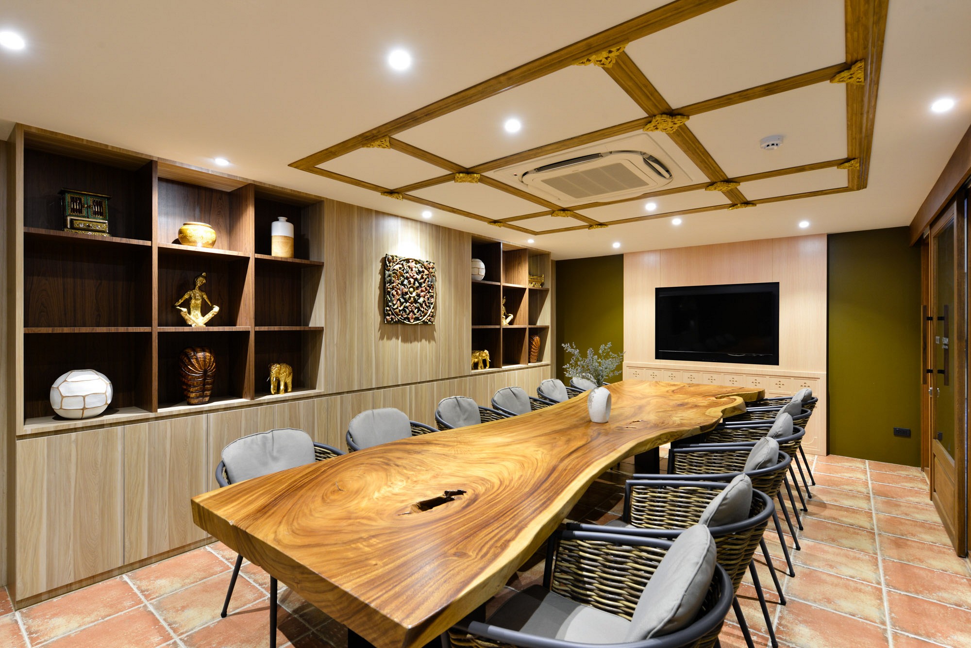 Facilities & Services